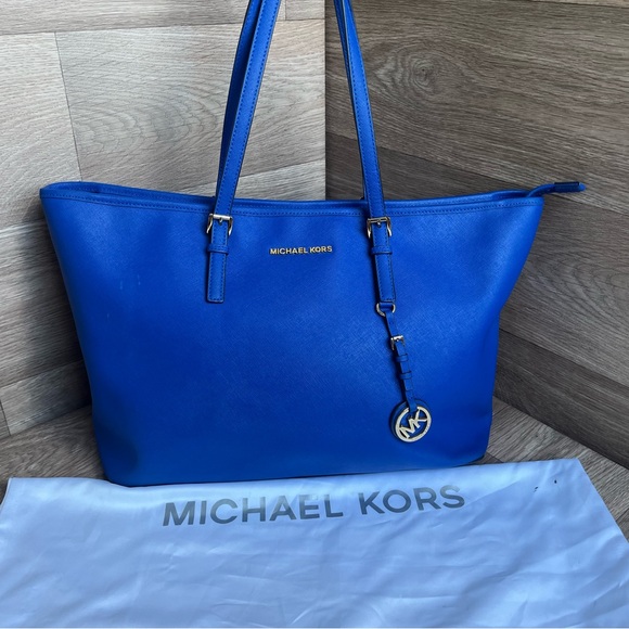 Michael Kors Handbags - Michael Kors Jet Set Travel Tote; Blue Saffiano Leather